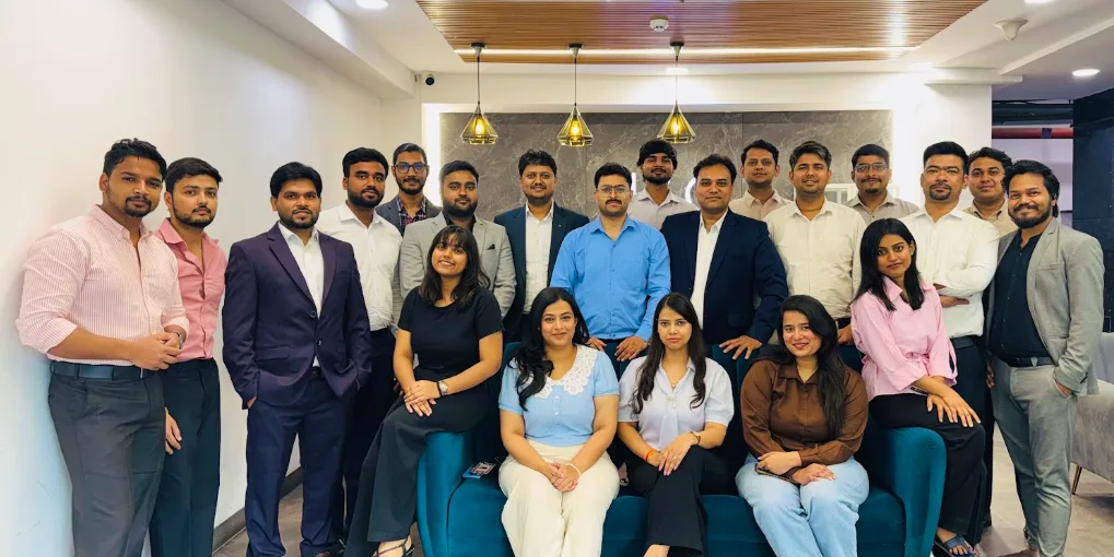 hubandoak group team picture